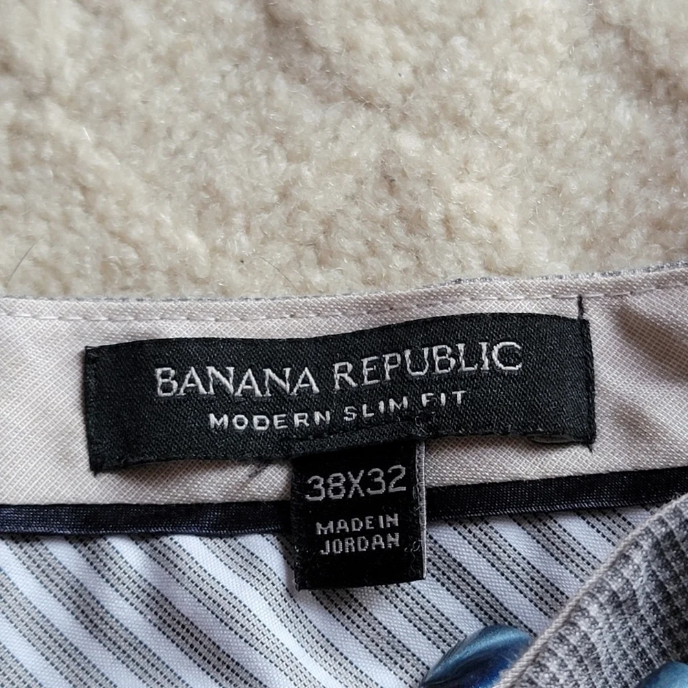 Banana Republic Modern Slim Fit 100% Wool Dress Pants size 36x30 Gray Plaid